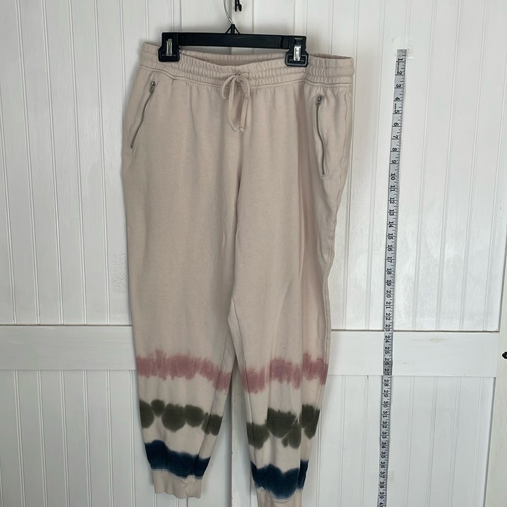 Maurices sweatpants beige w/pockets size XL